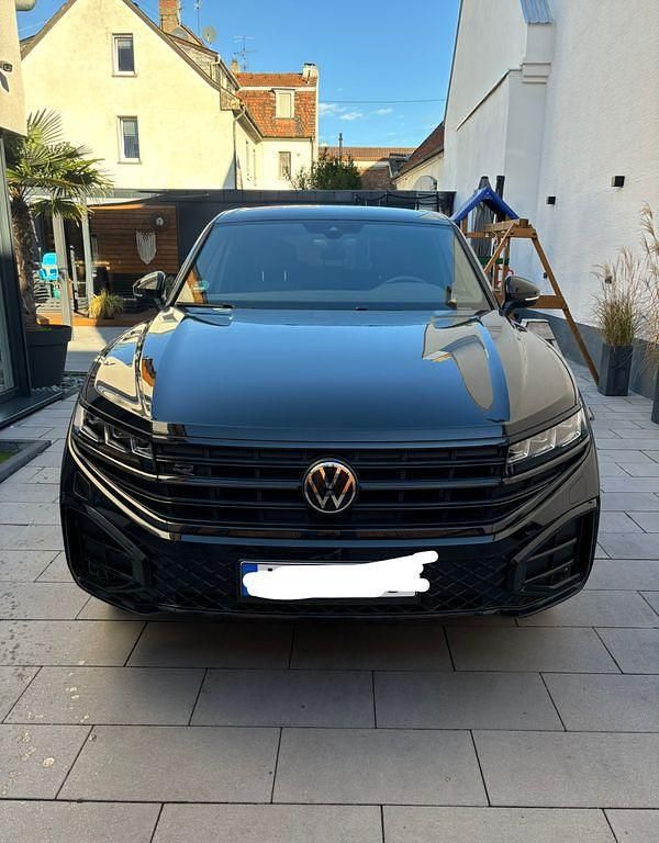 Schwarz Gebraucht 2024 VW Touareg R-line SUV | 74.990 € (Fairer Preis) - Bild 1/4