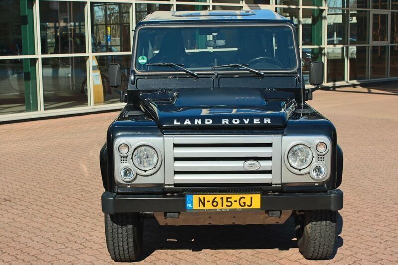 Gebraucht Land Rover Defender 122 PS (89 kW) 2009 Schwarz SUV