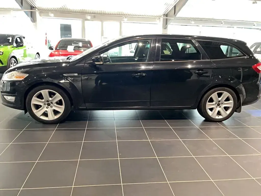 Gebraucht Ford Mondeo Titanium 160 PS (117 kW) 2011 Schwarz Limousine