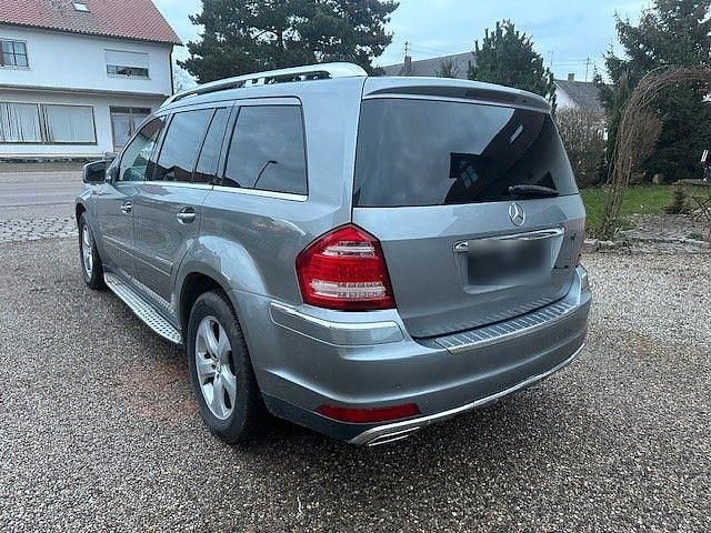 Gebraucht Mercedes GL350 265 PS (194 kW) 2011 Grau SUV