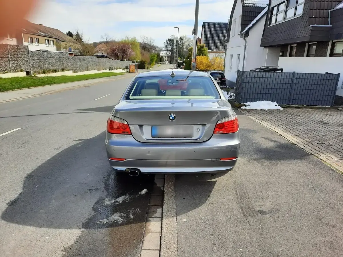 Gebraucht BMW 520 177 PS (130 kW) 2008 Silber Limousine