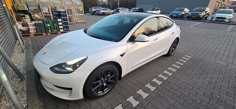 Gebraucht Tesla Model 3 Standard Range Plus 220 kW (300 PS) 2021 Weiß Limousine