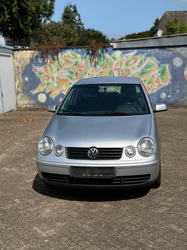 Silber Gebraucht 2004 VW Polo Cricket Limousine | 750 € (Superpreis) - Bild 1/4