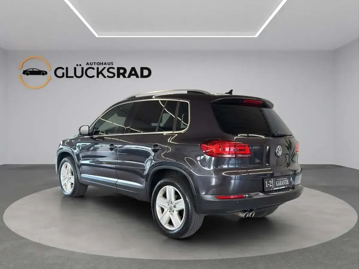 Gebraucht VW Tiguan LOUNGE 184 PS (135 kW) 2016 Grau SUV