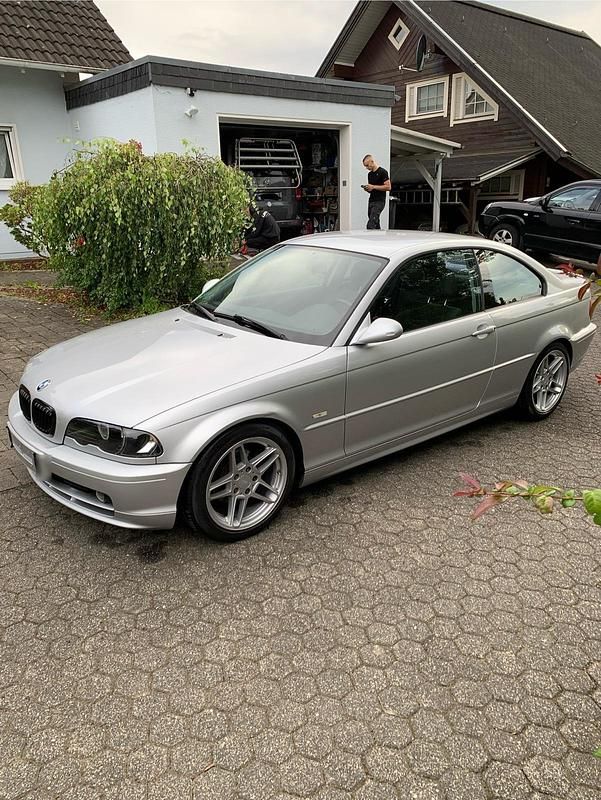Gebraucht BMW 318 143 PS (105 kW) 2001 Silber Coupé