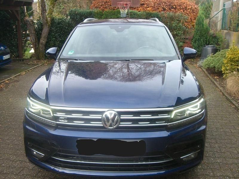 Blau Gebraucht 2018 VW Tiguan R-line SUV | 26.000 € (Guter Preis) - Bild 1/2