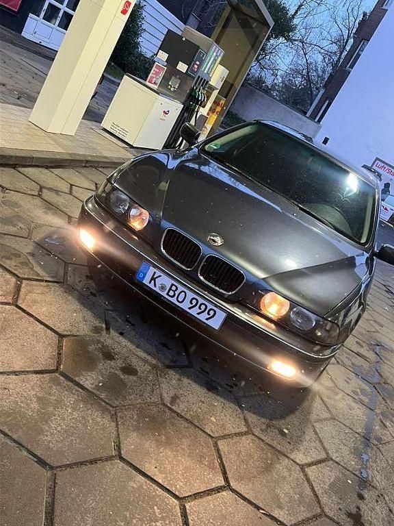 Blau Gebraucht 1998 BMW 520 Limousine | 1.400 € (Superpreis) - Bild 1/4