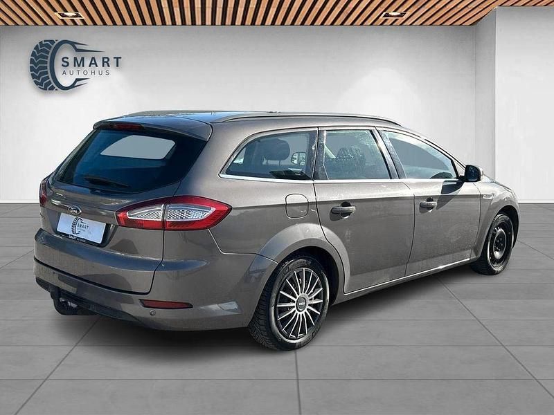Gebraucht Ford Mondeo Ambiente 140 PS (102 kW) 2014 Braun Limousine