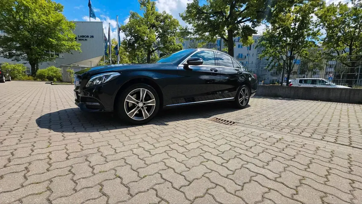 Gebraucht Mercedes C220 170 PS (125 kW) 2015 Schwarz Limousine