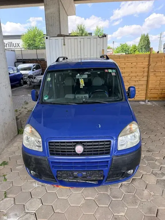 Gebraucht Fiat Doblò Active 84 PS (61 kW) 2009 Blau Van / Kleinbus