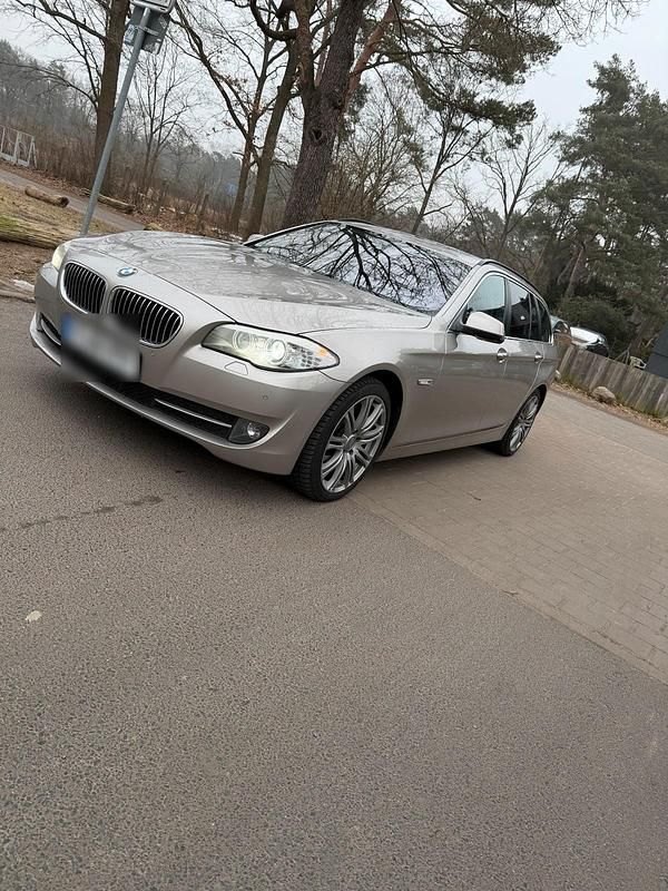 Gebraucht BMW 530 258 PS (189 kW) 2012 Beige Kombi