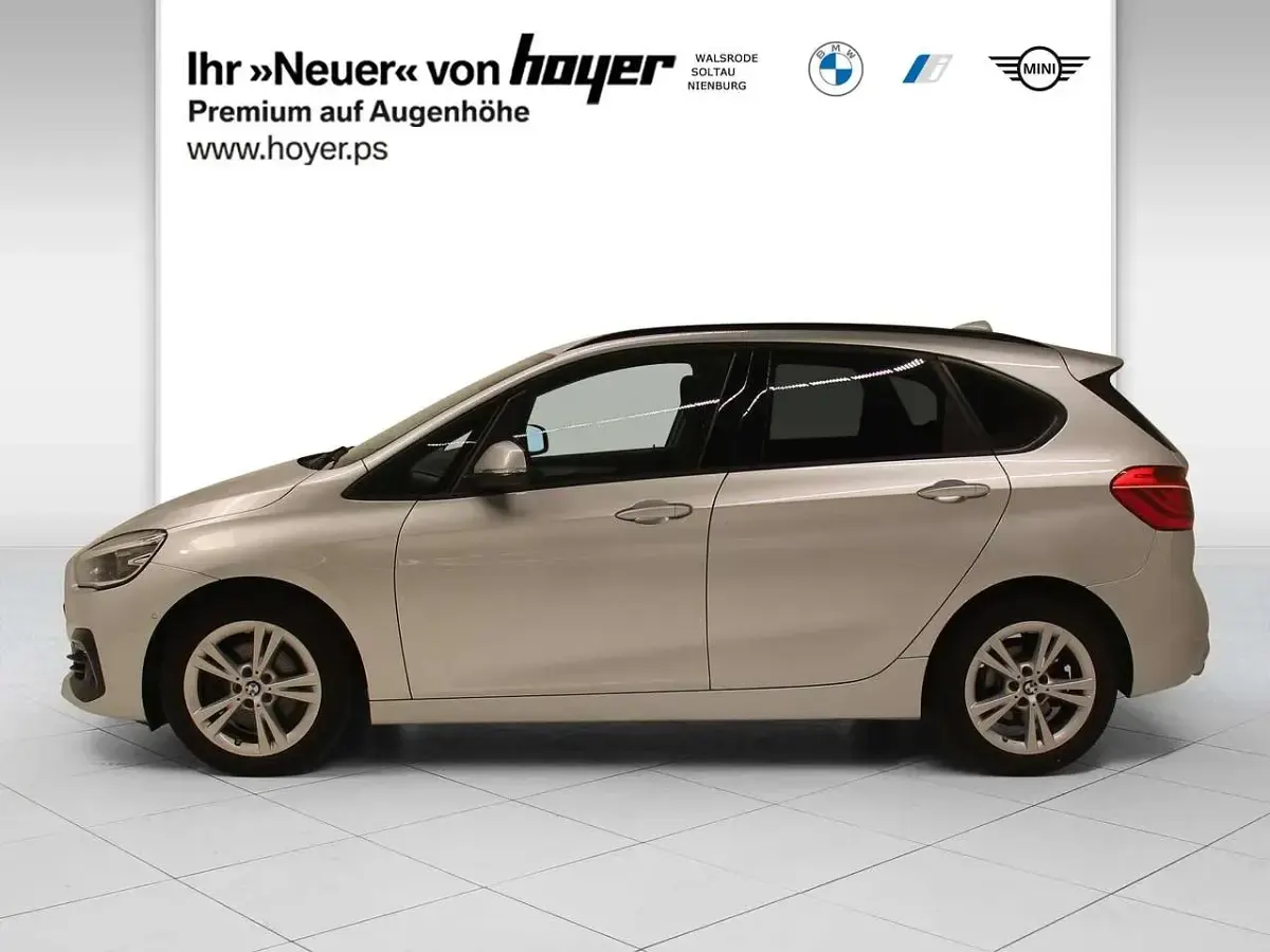 Gebraucht BMW 220 Active Tourer Advantage 192 PS (141 kW) 2019 Glaciersilber Van / Kleinbus