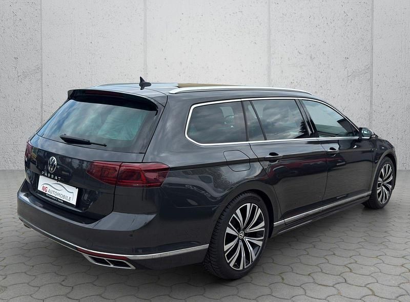 Gebraucht VW Passat R-line 200 PS (147 kW) 2021 Grau Kombi