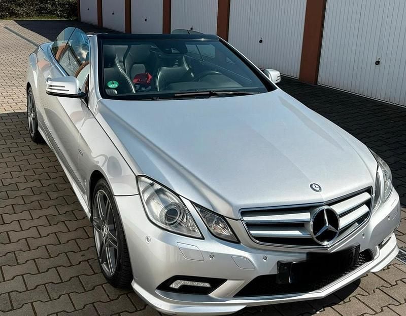 Silber Gebraucht 2010 Mercedes E250 AMG Cabrio | 11.200 € (Guter Preis) - Bild 1/4