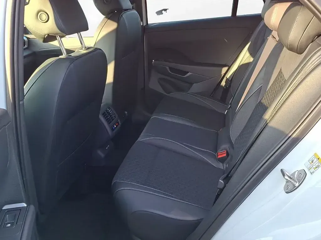 Neu VW T-Roc R-line 150 PS (110 kW) 2026 Pure white SUV