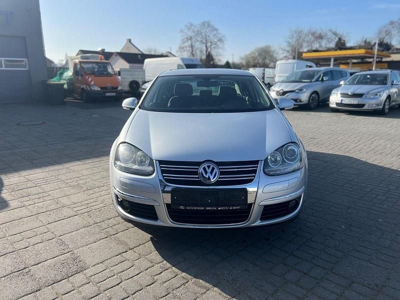 Gebraucht VW Jetta Comfortline 150 PS (110 kW) 2006 Silber Limousine