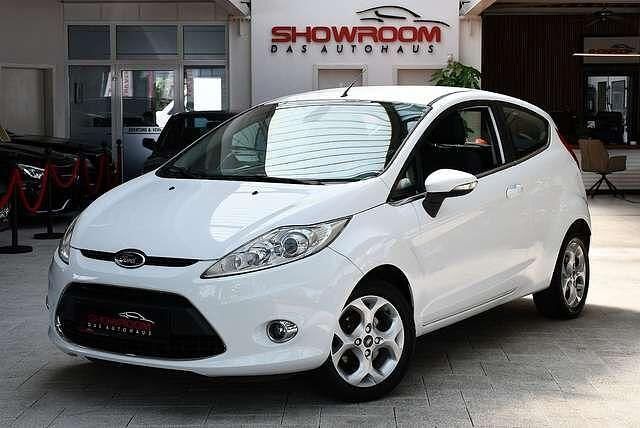 Gebraucht Ford Fiesta Titanium 82 PS (60 kW) 2010 Weiß Kleinwagen