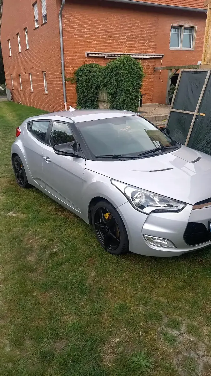 Gebraucht Hyundai Veloster 140 PS (102 kW) 2012 Silber Kleinwagen