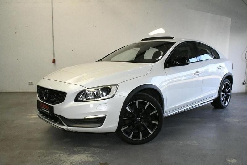Gebraucht Volvo S60 CC 190 PS (139 kW) 2016 Crystal white pearl / metallic Limousine