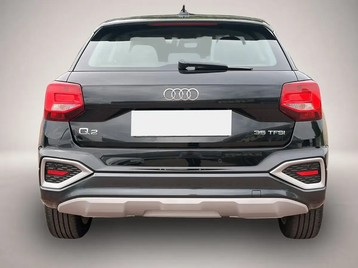 Gebraucht Audi Q2 Advanced 150 PS (110 kW) 2023 Schwarz SUV
