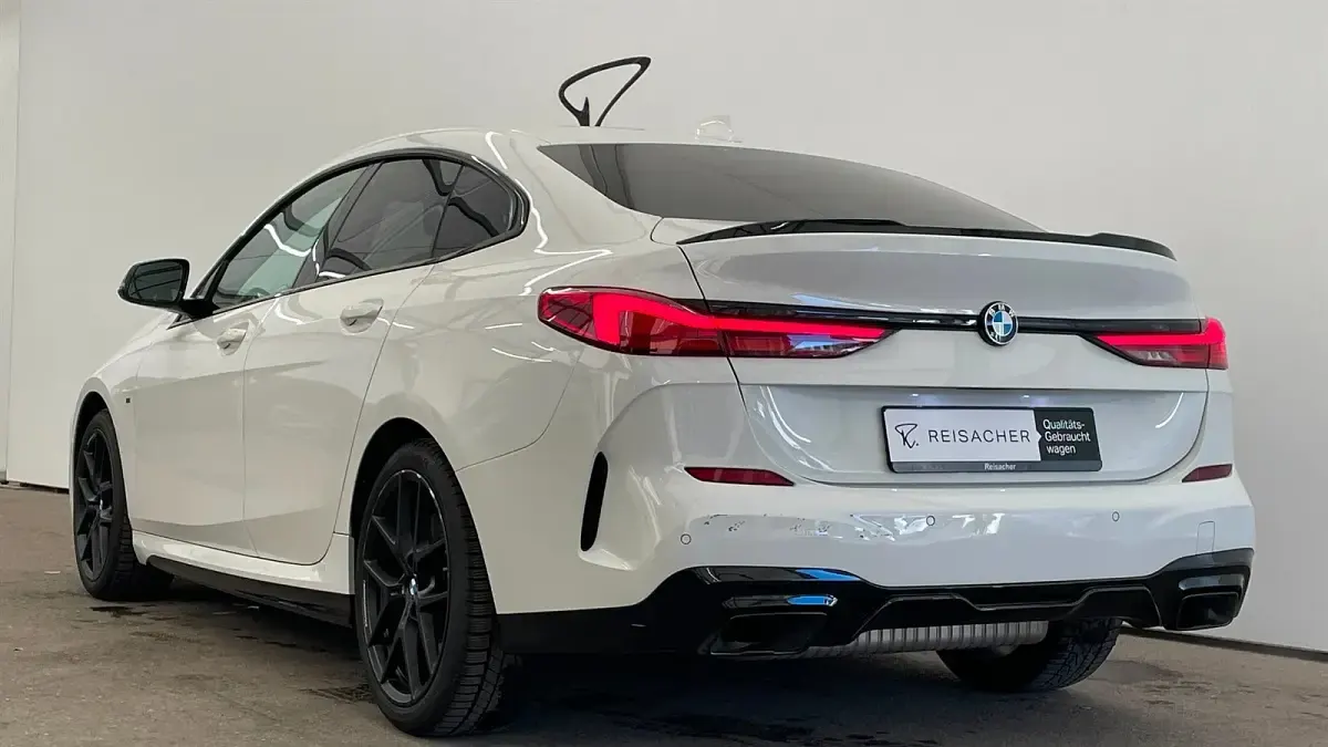 Gebraucht BMW M235 Efficient Dynamics 306 PS (225 kW) 2023 Alpinweiß uni Coupé