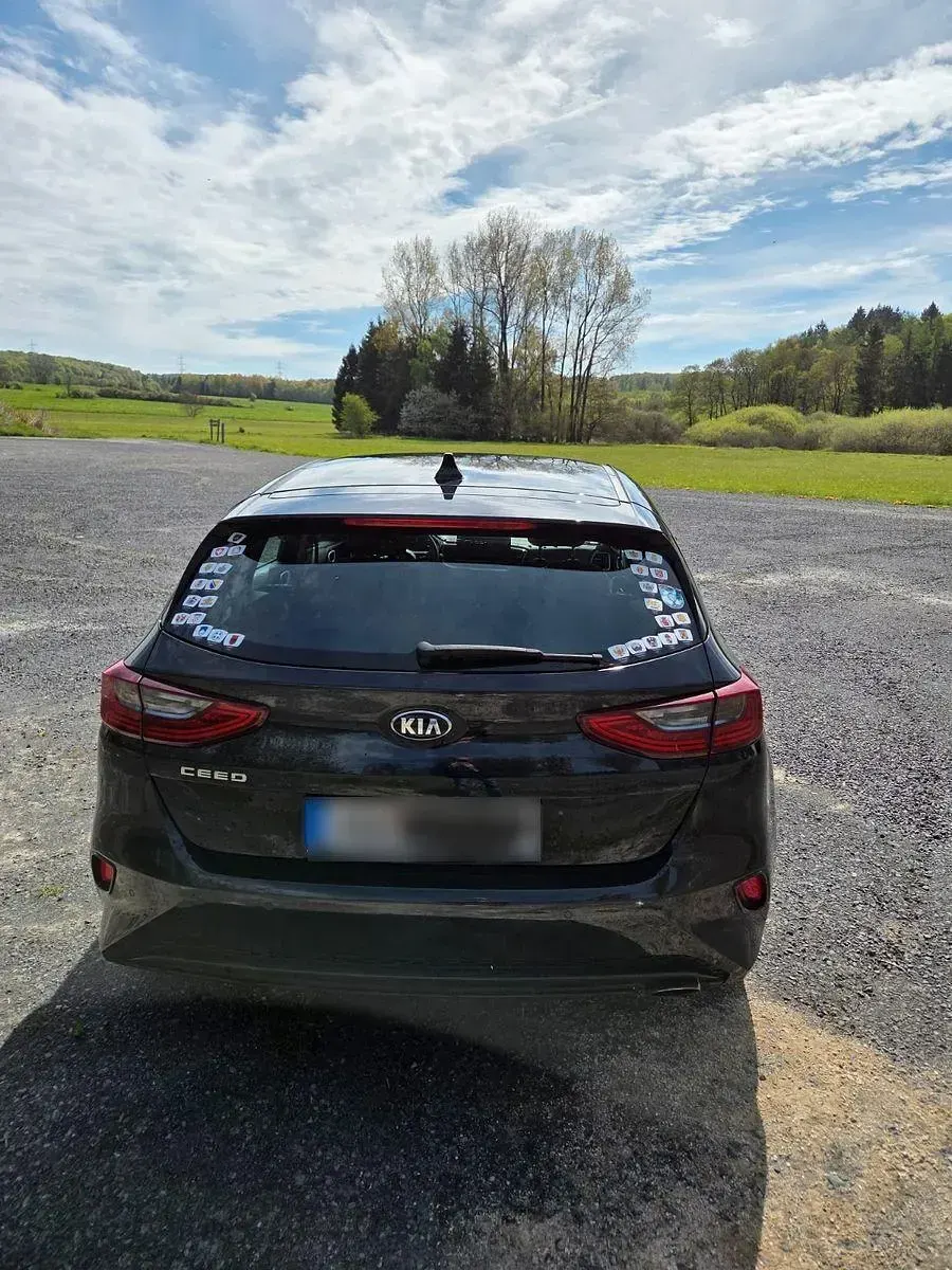 Gebraucht Kia Ceed Vision 136 PS (100 kW) 2020 Schwarz Kleinwagen