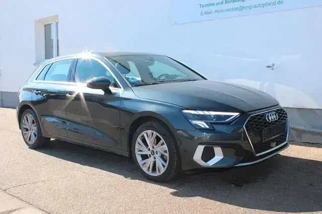 Gebraucht Audi A3 Ambiente 180 PS (132 kW) 2023 Andere Limousine