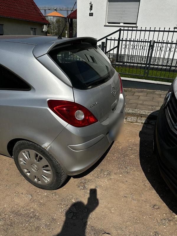 Second-hand Opel Corsa 80 CP (58 kW) 2007 Argintiu Hatchback