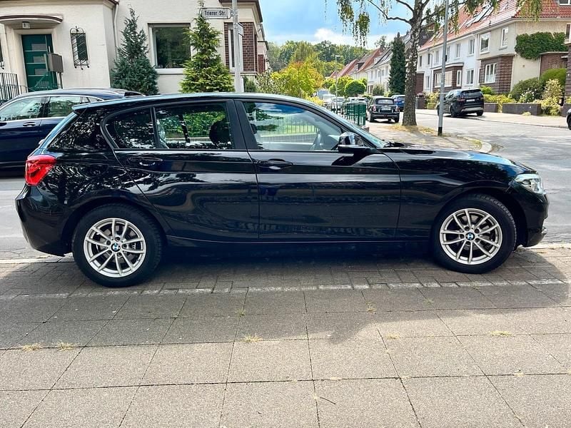 Schwarz Gebraucht 2019 BMW 116 Kleinwagen | 7.400 € - Bild 1/4