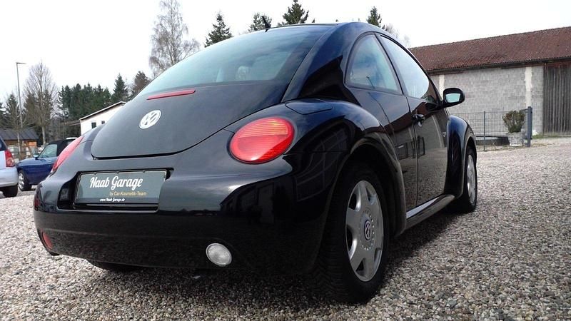 Gebraucht VW New Beetle Style 102 PS (75 kW) 2003 Schwarz Kleinwagen