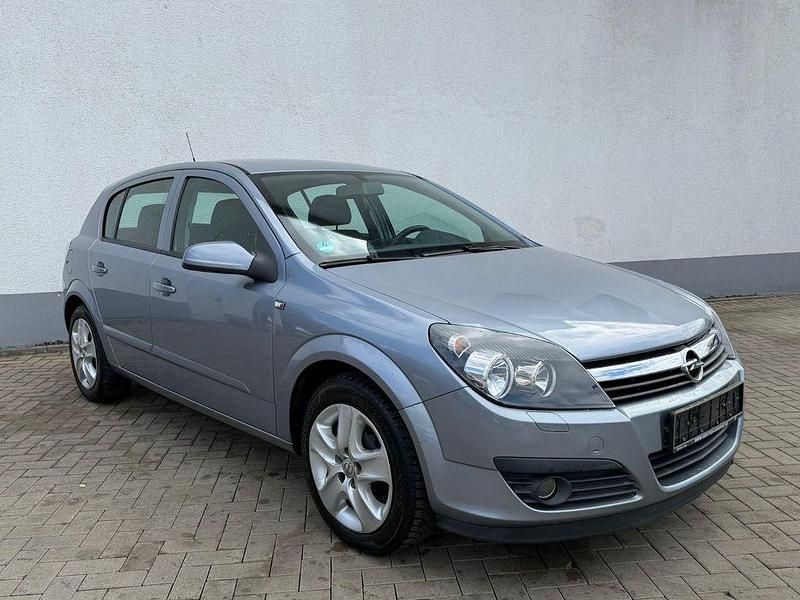 Gebraucht Opel Astra Edition 105 PS (77 kW) 2006 Silber Limousine