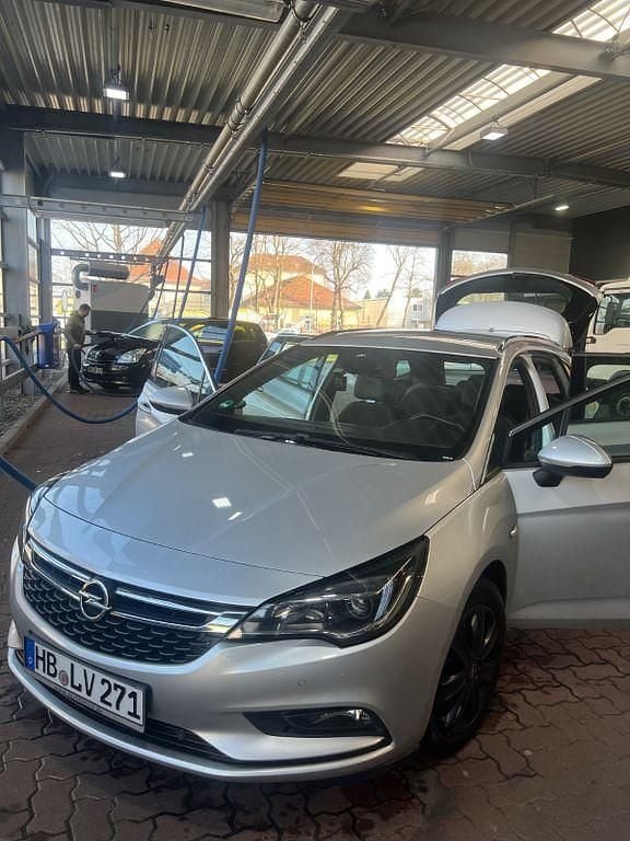 Gebraucht Opel Astra 110 PS (80 kW) 2018 Grau Kombi