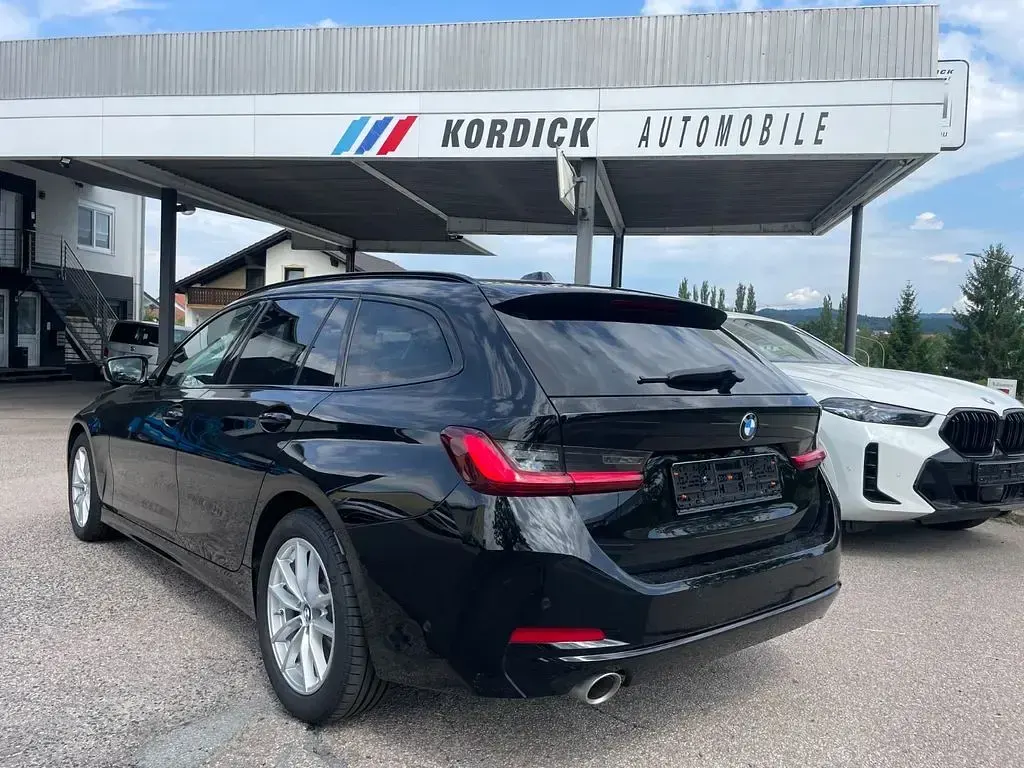 Gebraucht BMW 318 156 PS (114 kW) 2025 Schwarz ii uni (668) Kombi