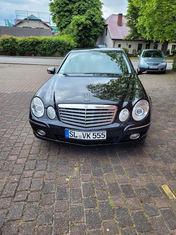Schwarz Gebraucht 2007 Mercedes E280 Elegance Limousine | 7.490 € (Etwas zu teuer) - Bild 1/4