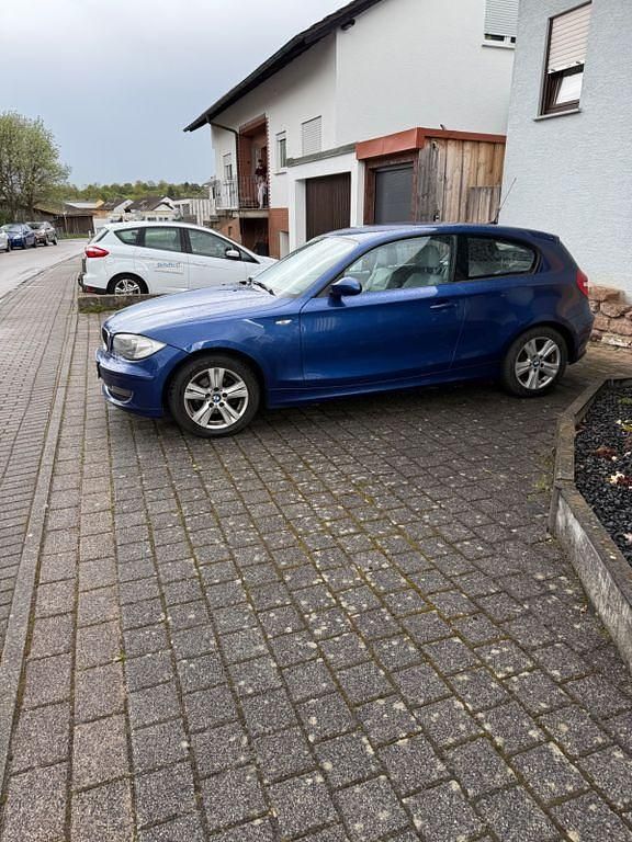 Gebraucht BMW 116 122 PS (89 kW) 2007 Blau Kleinwagen