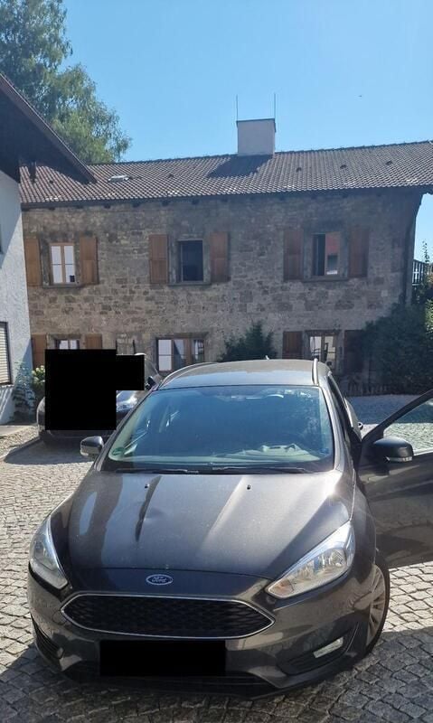 Grau Gebraucht 2018 Ford Focus Business Edition Kombi | 8.000 € (Superpreis) - Bild 1/4