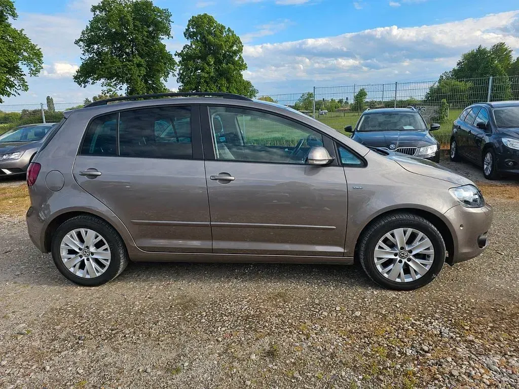 Gebraucht VW Golf VII Life 105 PS (77 kW) 2013 Braun Limousine