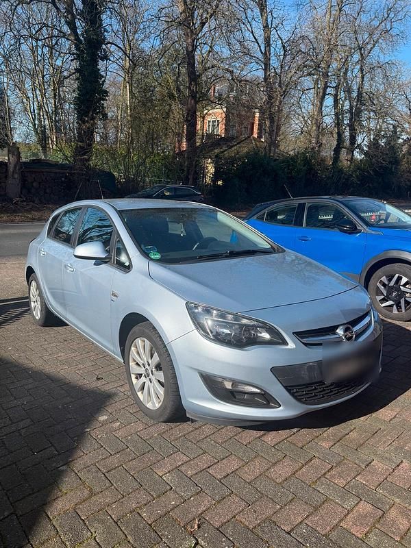 Gebraucht Opel Astra 131 PS (96 kW) 2014 Silber Limousine
