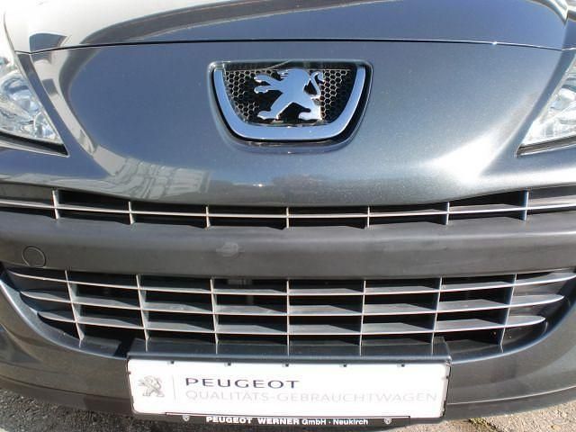 Gebraucht Peugeot 207 Tendance 95 PS (69 kW) 2012 Other Kombi