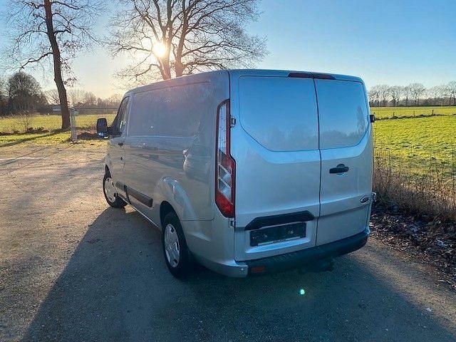 Gebraucht Ford Transit Custom 105 PS (77 kW) 2018 Silber Limousine