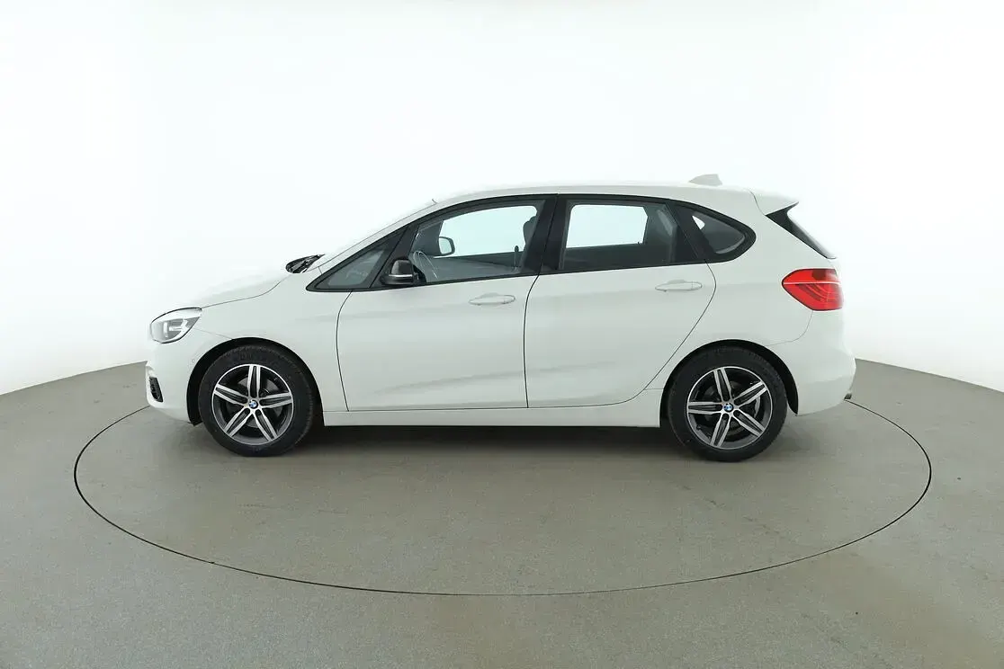 Gebraucht BMW 220 Active Tourer Basis 190 PS (139 kW) 2015 Weiß Van / Kleinbus