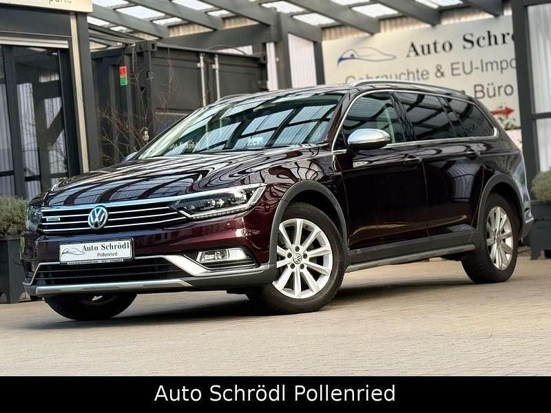 Rot Gebraucht 2018 VW Passat Alltrack Kombi | 23.480 € (Fairer Preis) - Bild 1/4
