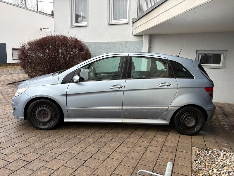 Gebraucht Mercedes B200 140 PS (102 kW) 2007 Blau Van / Kleinbus