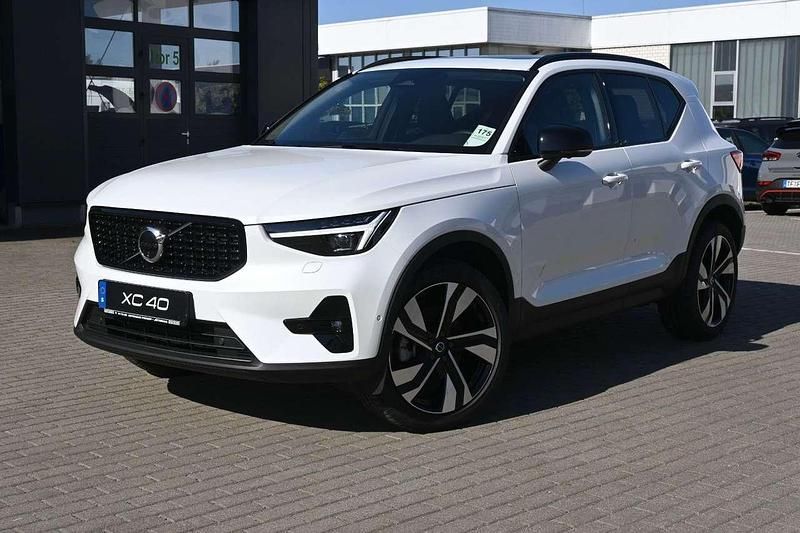 Weiß Gebraucht 2024 Volvo XC40 Ultra SUV | 42.990 € (Teuer) - Bild 1/4
