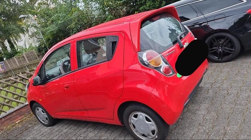 Rot Gebraucht 2011 Chevrolet Spark Kleinwagen | 1.200 € (Guter Preis) - Bild 1/2