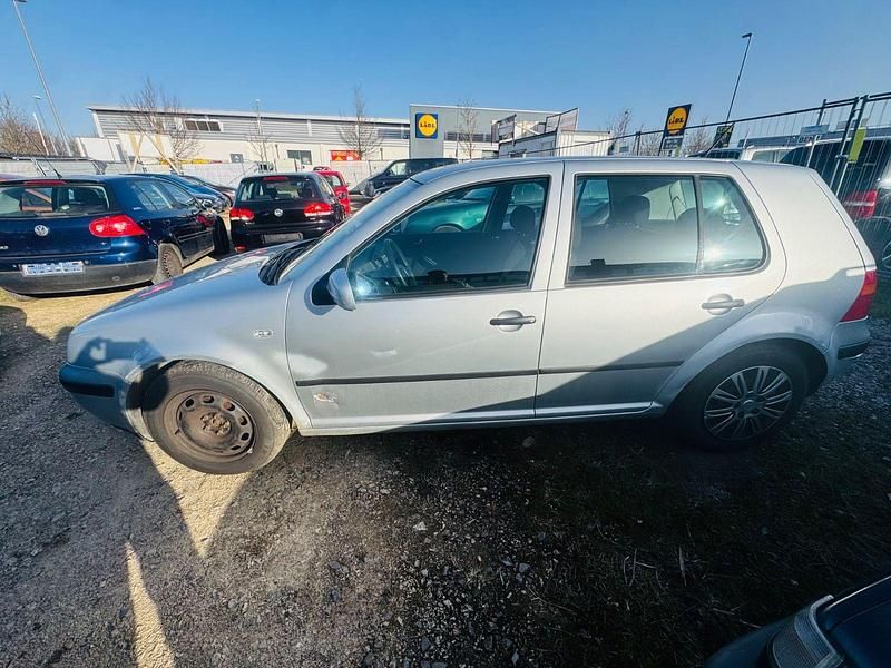 Gebraucht VW Golf IV Comfortline 105 PS (77 kW) 2001 Grau Limousine