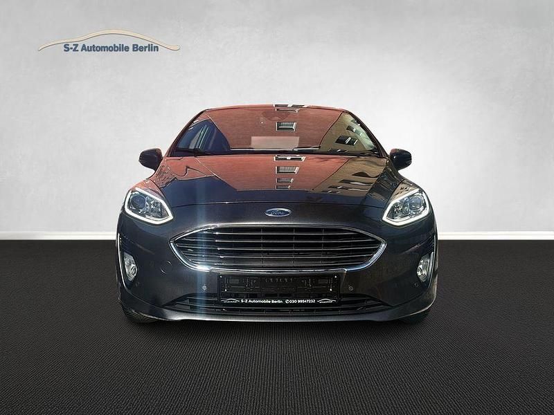 Gebraucht Ford Fiesta Titanium 101 PS (74 kW) 2018 Grau Kleinwagen