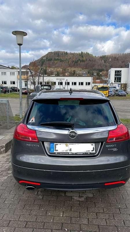 Grau Gebraucht 2010 Opel Insignia Edition Limousine | 3.000 € (Guter Preis) - Bild 1/4