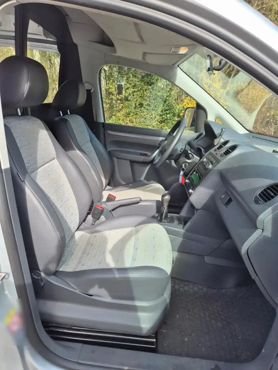 Occasion VW Caddy 102 ch (75 kW) 2012 Argent Monospace