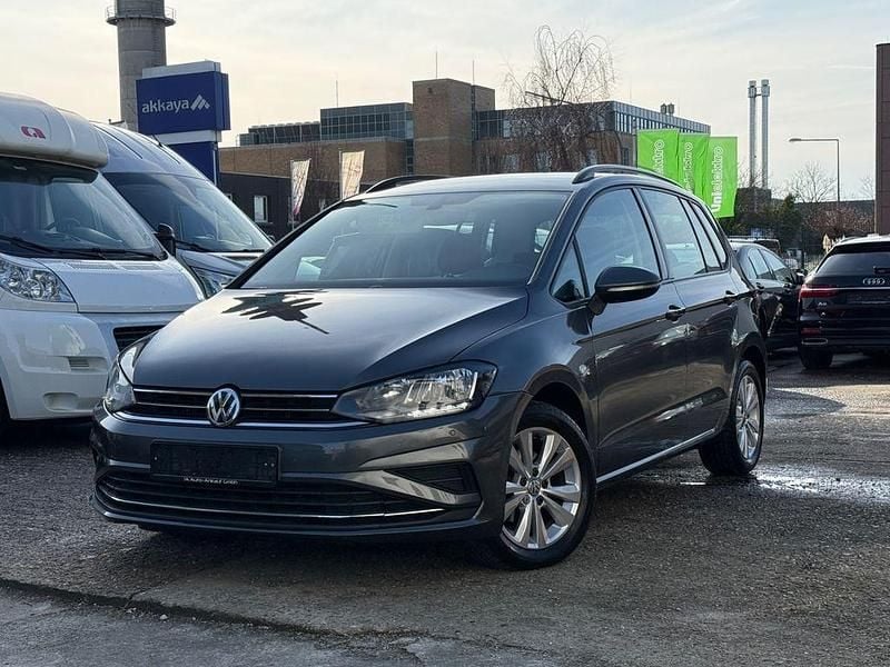 Gebraucht VW Golf Comfortline 110 PS (80 kW) 2018 Grau SUV